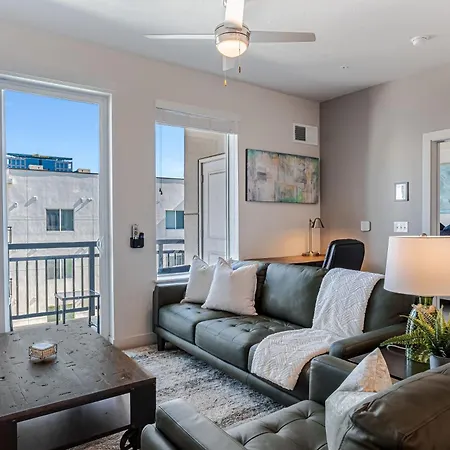 Convention Center Lux - 2Br 2Ba - Pool Gym Hottub Apartment